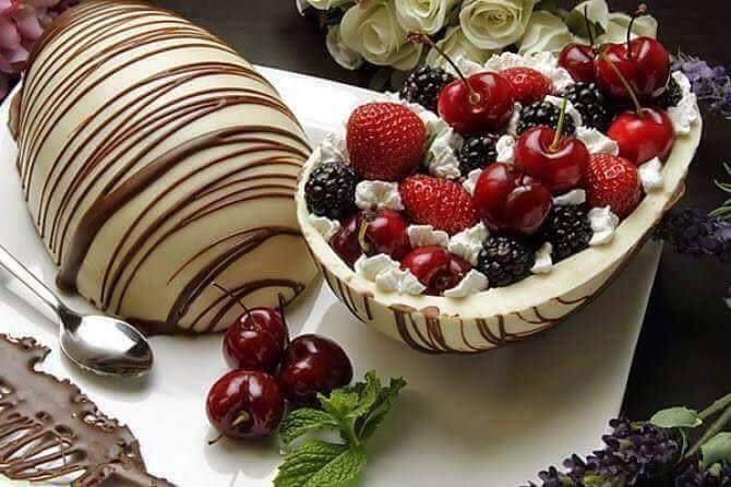 Ou de ciocolata cu fructe